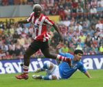 Eindhoven, 17 September 2006
Kompetitiewedstrijd PSV-Feyenoord, eindstand 2-1
Arouna Kone in duel met Karim Saidi