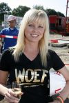 Sliedrecht 20 september 2006
Eerste paal gaat de grond in bij LEEF.
Bridget Maasland met haar hond voor het goede doel Dutchypuppy