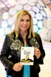 Eindhoven, 16 September 2006
Dancing On Ice, Wendy v Dijk overhandigt de eerste CD/DVD 
