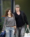 Schiphol Oost 3 september 2006
Wessel v Diepen en Daphne Bunskoek komen per prive jet aan op schiphol oost.