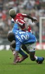 Eindhoven, 17 September 2006
Kompetitiewedstrijd PSV-Feyenoord, eindstand 2-1
Dwight Tiendalli probeert Arouna Kone van de bal te houden