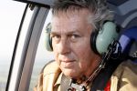 Sneek 14 september 2006
Jan Smit gaat met helicopter heel nederland af om zijn nieuwe cd te promoten. Jaap Buys