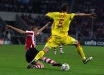 Eindhoven,12 September 2006
Champions League wedstrijd PSV-FC Liverpool
Jan Kromkamp in duel met Daniel Agger