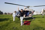 Sneek 14 september 2006
Jan Smit gaat met helicopter heel nederland af om zijn nieuwe cd te promoten.