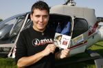 Sneek 14 september 2006
Jan Smit gaat met helicopter heel nederland af om zijn nieuwe cd te promoten.