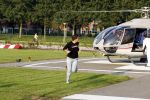 Sneek 14 september 2006
Jan Smit gaat met helicopter heel nederland af om zijn nieuwe cd te promoten.
