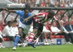 Eindhoven, 17 September 2006
Kompetitiewedstrijd PSV-Feyenoord, eindstand 2-1
Jefferson Farfan in duel met Serginho Greene.