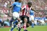 Eindhoven, 17 September 2006
Kompetitiewedstrijd PSV-Feyenoord, eindstand 2-1
Jefferson Farfan in duel met Serginho Greene.