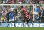Eindhoven, 17 September 2006
Kompetitiewedstrijd PSV-Feyenoord, eindstand 2-1
Jefferson Farfan wordt geblesseerd door zijn ploeggenoot Patrick Kluivert rechts Nick Hofs