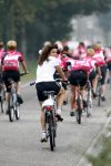 Den Bosch 17 september 2006
Fietsen voor Pink Ribbon met Leontien Zijlaard v Moorsel.