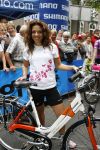 Den Bosch 17 september 2006
Fietsen voor Pink Ribbon met Leontien Zijlaard v Moorsel.