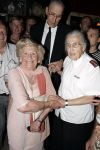 Amsterdam 30 augustus 2005
Presentatie dvd Johnny Jordaan.
Ria Alberti met Majoor Bosshardt