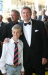 Utrecht, 9 September 2006
Beatrixhal. Permiere musical THE WIZ
Knut, de man van Mariska v Kolck met haar zoon