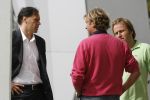 Eindhoven, 4 September 2006
Philips Stadion, bijeenkomst eerste training Nederlands elftal voor de wedstrijd tegen Wit Rusland.
Hans Kraaij Jr. die op dit moment moeilijke tijden door maakt met zijn vriendin hier in gesprek met Marco v Basten en Rob Witschge