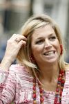 Den Haag 18 september 2006
Maxima ontvangt boek hoe verbeter ik nederland.