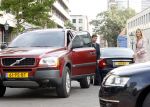 Den Haag 18 mei 2006
Maxima ontvangt boek  30 plannen voor een beter  Nederland .
Maxima wisselt nadat ze met AA auto wegereden is naar haar eigen Volvo C90 jeep