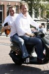 Amsterdam 12 september 2006
Michiel Mol en Christijan Albers op Vespa scooter