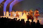 Utrecht, 9 September 2006
Beatrixhal. Permiere musical THE WIZ
o.a. Danny de Munk, Nurlaila Karim, Jerrel Houtsnee, Danny Yanga, Jeroen Phaff, Mathilde Santing, Marjolijn Touw, Sophia Wezer, Charly Luske, Peter Rijnbeek en Jamai