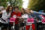 Den Bosch 17 september 2006
Fietsen voor Pink Ribbon met Leontien Zijlaard v Moorsel.
Leontien Rita Verdonk Nada v Nie en Anouk Smulders
