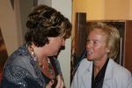 Hilversum 4 september 2006
Catherine Keyl krijgt koninklijke onderscheiding Ridder ...met Nina Brink