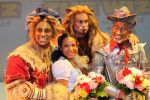 Utrecht, 9 September 2006
Beatrixhal. Permiere musical THE WIZ
Nurlaila Karim samen met Danny Yanga ( Vogelverschrikker ), Jerrel Houtsnee ( Blikkeman ) en Jeroen Phaff ( Laffe Leeuw )