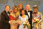 Utrecht, 9 September 2006
Beatrixhal. Permiere musical THE WIZ
Nurlaila Karim samen met Danny Yanga ( Vogelverschrikker ), Jerrel Houtsnee ( Blikkeman ) en Jeroen Phaff ( Laffe Leeuw )
Joop v d Ende en Erwin v Lambaart