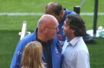 Eindhoven, 4 September 2006
Training Nederlands elftal in het PSV stadion t.g.v. a.s. interland tegen Wit Rusland.
Kees Jansma ( Perschef ) in gesprek met Pedro Salazar (Perschef bij PSV )