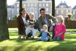 Apeldoorn, 9 September 2006
Fotosessie bij Kasteel 't Loo met Prins Maurits en Prinses Marilene met hun kinderen Prinses Anna, Prins Lucas en Prinses Felicia.