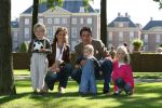 Apeldoorn, 9 September 2006
Fotosessie bij Kasteel 't Loo met Prins Maurits en Prinses Marilene met hun kinderen Prinses Anna, Prins Lucas en Prinses Felicia.