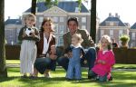 Apeldoorn, 9 September 2006
Fotosessie bij Kasteel 't Loo met Prins Maurits en Prinses Marilene met hun kinderen Prinses Anna, Prins Lucas en Prinses Felicia.