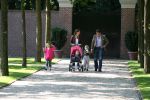 Apeldoorn, 9 September 2006
Fotosessie bij Kasteel 't Loo met Prins Maurits en Prinses Marilene met hun kinderen Prinses Anna, Prins Lucas en Prinses Felicia.