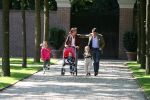 Apeldoorn, 9 September 2006
Fotosessie bij Kasteel 't Loo met Prins Maurits en Prinses Marilene met hun kinderen Prinses Anna, Prins Lucas en Prinses Felicia.