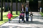 Apeldoorn, 9 September 2006
Fotosessie bij Kasteel 't Loo met Prins Maurits en Prinses Marilene met hun kinderen Prinses Anna, Prins Lucas en Prinses Felicia.