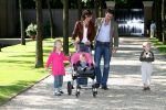 Apeldoorn, 9 September 2006
Fotosessie bij Kasteel 't Loo met Prins Maurits en Prinses Marilene met hun kinderen Prinses Anna, Prins Lucas en Prinses Felicia.
