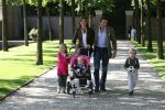 Apeldoorn, 9 September 2006
Fotosessie bij Kasteel 't Loo met Prins Maurits en Prinses Marilene met hun kinderen Prinses Anna, Prins Lucas en Prinses Felicia.