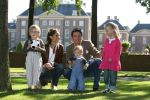 Apeldoorn, 9 September 2006
Fotosessie bij Kasteel 't Loo met Prins Maurits en Prinses Marilene met hun kinderen Prinses Anna, Prins Lucas en Prinses Felicia.