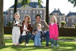 Apeldoorn, 9 September 2006
Fotosessie bij Kasteel 't Loo met Prins Maurits en Prinses Marilene met hun kinderen Prinses Anna, Prins Lucas en Prinses Felicia.