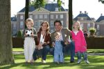 Apeldoorn, 9 September 2006
Fotosessie bij Kasteel 't Loo met Prins Maurits en Prinses Marilene met hun kinderen Prinses Anna, Prins Lucas en Prinses Felicia.