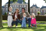 Apeldoorn, 9 September 2006
Fotosessie bij Kasteel 't Loo met Prins Maurits en Prinses Marilene met hun kinderen Prinses Anna, Prins Lucas en Prinses Felicia.
