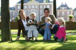 Apeldoorn, 9 September 2006
Fotosessie bij Kasteel 't Loo met Prins Maurits en Prinses Marilene met hun kinderen Prinses Anna, Prins Lucas en Prinses Felicia.