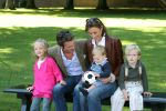 Apeldoorn, 9 September 2006
Fotosessie bij Kasteel 't Loo met Prins Maurits en Prinses Marilene met hun kinderen Prinses Anna, Prins Lucas en Prinses Felicia.