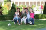 Apeldoorn, 9 September 2006
Fotosessie bij Kasteel 't Loo met Prins Maurits en Prinses Marilene met hun kinderen Prinses Anna, Prins Lucas en Prinses Felicia.