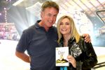 Eindhoven, 16 September 2006
Dancing On Ice, Wendy v Dijk overhandigt de eerste CD/DVD 