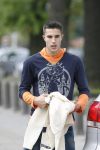 Eindhoven, 4 September 2006
Philips Stadion, bijeenkomst eerste training Nederlands elftal voor de wedstrijd tegen Wit Rusland.
Robin v Persie bij aankomst met zijn partner