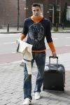 Eindhoven, 4 September 2006
Philips Stadion, bijeenkomst eerste training Nederlands elftal voor de wedstrijd tegen Wit Rusland.
Robin v Persie bij aankomst met zijn partner