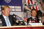 Eindhoven, 17 September 2006
Kompetitiewedstrijd PSV-Feyenoord, eindstand 2-1
PSV-trainer Ronald Koeman samen met zijn broer Erwin Koeman tijdens de persconferentie