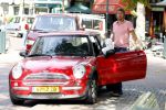 Amsterdam 14 september 2006
Ruud de Wild met de mini cooper van Kim Berkt (zijn side kick)