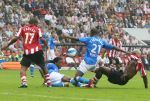 Eindhoven, 17 September 2006
Kompetitiewedstrijd PSV-Feyenoord, eindstand 2-1
Jefferson Farfan en Arouna Kone in duel met Serginho Green en Dwight Tiendalli van Feyenoord
© Foto Ronald Otter