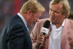 Eindhoven, 12 September 2006 Eerste wedstrijd ChampionsLeague Seizoen 2006/2007 eindstand 0-0
NOS-verslaggever Tom Egbers in gesprek met PSV-trainer Ronald Koeman