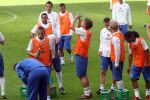 Eindhoven, 4 September 2006
Traing Nederlands elftal voor de wedstrijd tegen Wit Rusland a.s. woensdag.
Het was warm en werd er veel gedronken door o.a. Klaas Jan Huntelaar Johnny Heitinga Dirk Kuyt